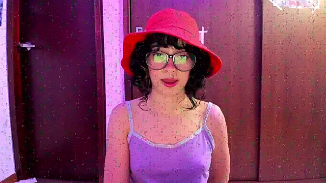  Lunnaa  online show from 10/12/25, 12:01