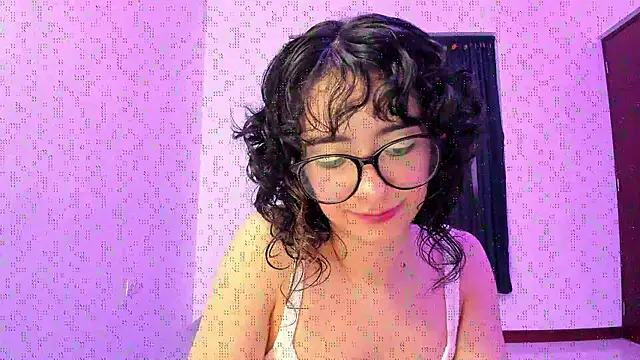  Lunnaa  online show from 11/24/25, 12:43