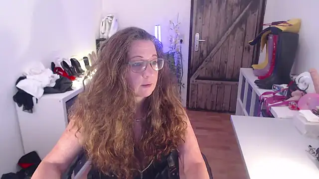 Snapshot of GeilesLuder75 chatting on 05/14/26, 08:44 GeilesLuder75 online show from 05/14/26, 08:44