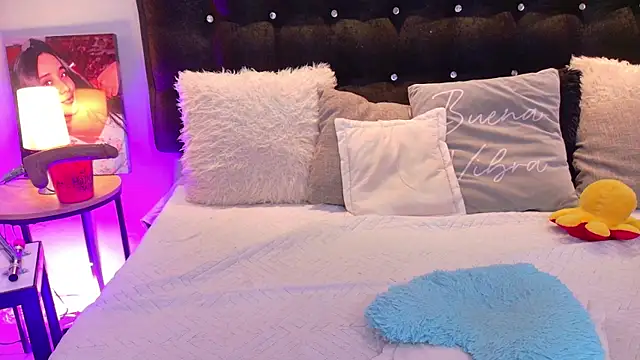 ValenScott1 online show from 11/04/25, 01:26