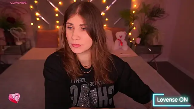 CassandraGood online show from 02/12/26, 07:41