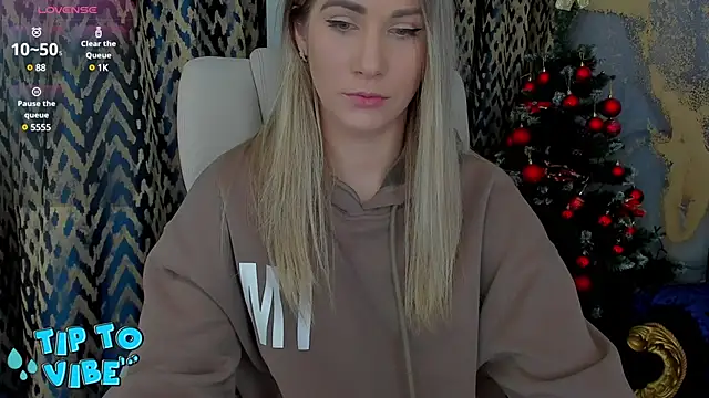 CassandraGood online show from 01/19/25, 06:42