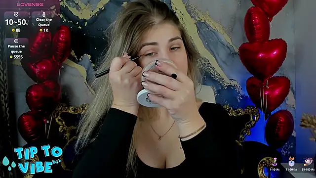 CassandraGood online show from 02/13/25, 07:45