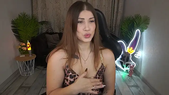 CassandraGood online show from 12/21/25, 06:59