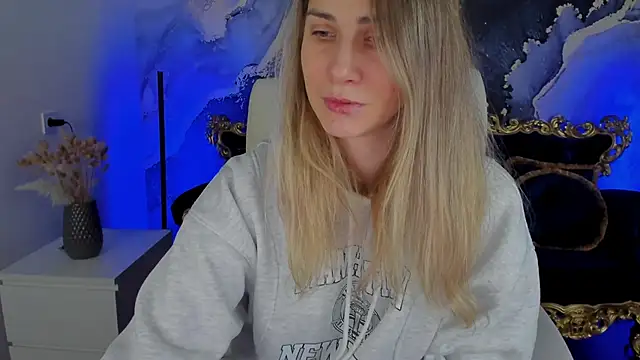 CassandraGood online show from 02/11/25, 07:44