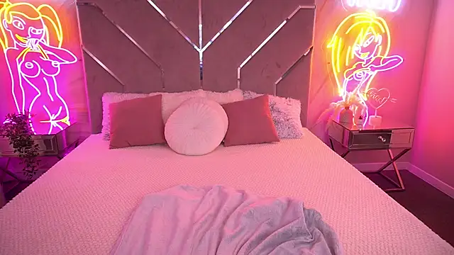 CassandraGood online show from 12/18/25, 08:08