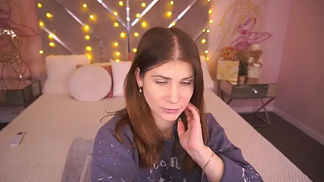 CassandraGood online show from 01/11/26, 06:53