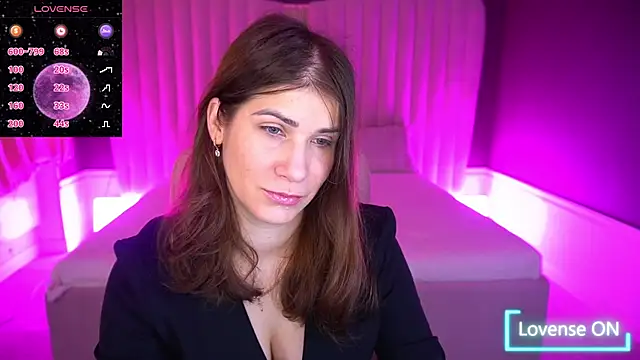 CassandraGood online show from 11/17/25, 07:23