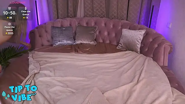 CassandraGood online show from 03/09/25, 03:11