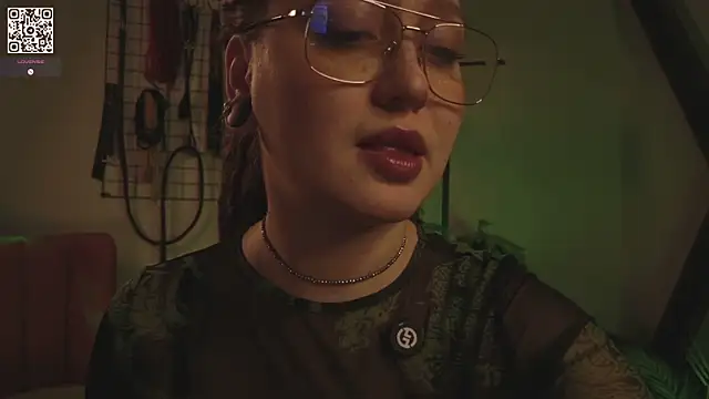 Snapshot of VortexProject chatting on 10/24/25, 01:32 VortexProject online show from 10/24/25, 01:32