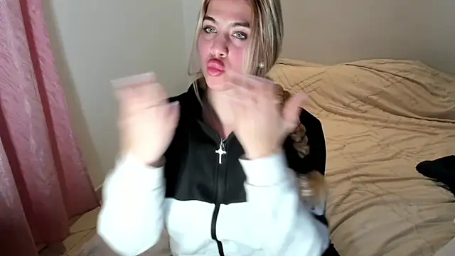 MariaMeir online show from 12/18/25, 08:01