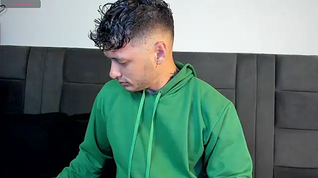 alejandro  2 online show from 06/04/26, 01:38