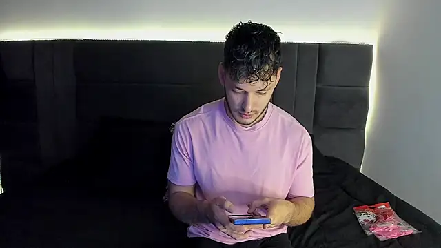 alejandro  2 online show from 10/11/25, 02:40