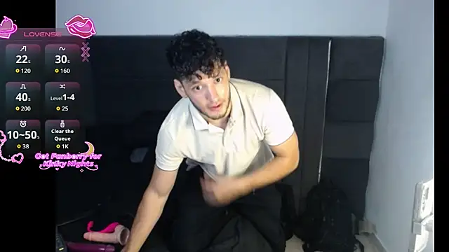 alejandro  2 online show from 04/08/26, 06:42