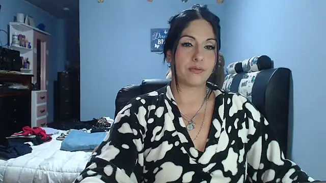 Snapshot of sahtlove1 chatting on 06/23/26, 01:14 sahtlove1 online show from 06/23/26, 01:14