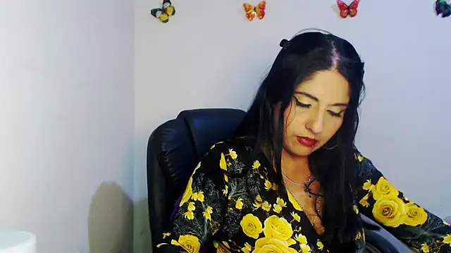 sahtlove1 online show from 10/29/25, 10:52