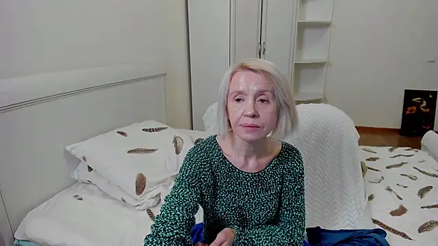 aminalive online show from 10/22/25, 07:02