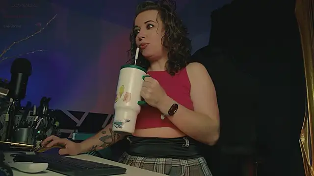 Snapshot of LisaDove chatting on 10/14/25, 01:50 LisaDove online show from 10/14/25, 01:50