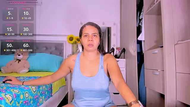 sharonDulce online show from 10/31/25, 01:57