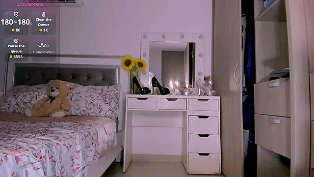 Snapshot of sharonDulce chatting on 01/11/26, 01:56 sharonDulce online show from 01/11/26, 01:56