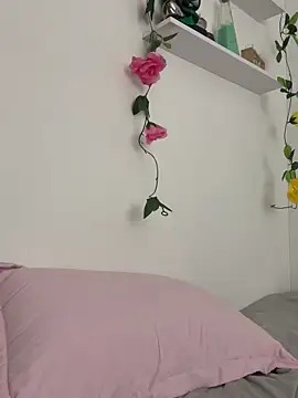 oriana zoeee online show from 11/19/25, 10:43