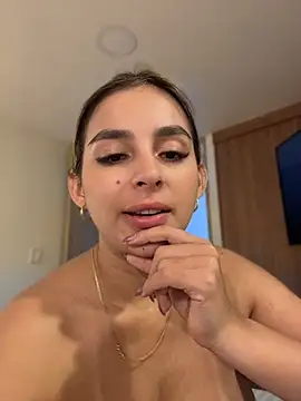 Snapshot of oriana_zoeee chatting on 06/28/26, 09:54 oriana zoeee online show from 06/28/26, 09:54