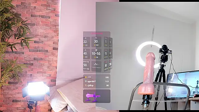 Snapshot of Lucy_fit chatting on 03/11/25, 11:44 Lucy fit online show from 03/11/25, 11:44