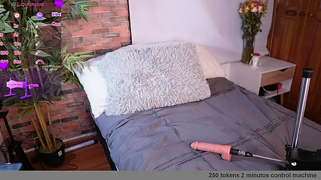 Snapshot of Lucy_fit chatting on 02/22/25, 10:07 Lucy fit online show from 02/22/25, 10:07
