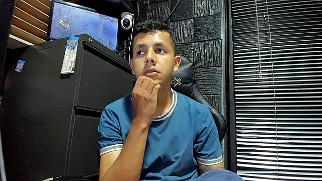 boy bigcock24cm online show from 07/12/26, 12:11