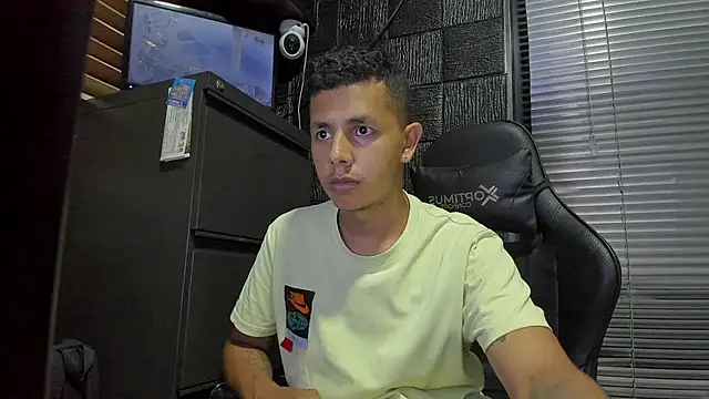 boy bigcock24cm online show from 07/11/26, 12:00