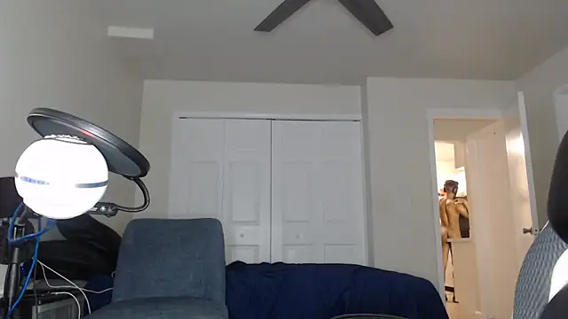 ChrisVacher online show from 12/23/25, 02:11