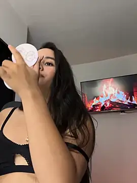 Mavie roses online show from 11/14/25, 12:58