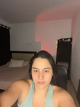 Mavie roses online show from 12/04/25, 12:42