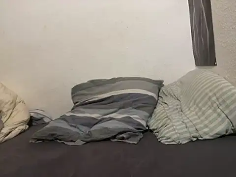 HotandHornyLev82 online show from 04/28/26, 02:49