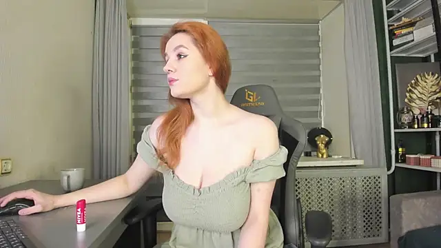 Snapshot of -Aariella- chatting on 10/25/25, 03:56 -Aariella- online show from 10/25/25, 03:56