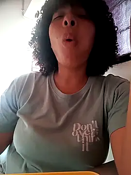 Snapshot of DannaBerry chatting on 10/02/25, 03:04 DannaBerry online show from 10/02/25, 03:04