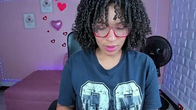 Snapshot of DannaBerry chatting on 03/07/25, 03:18 DannaBerry online show from 03/07/25, 03:18