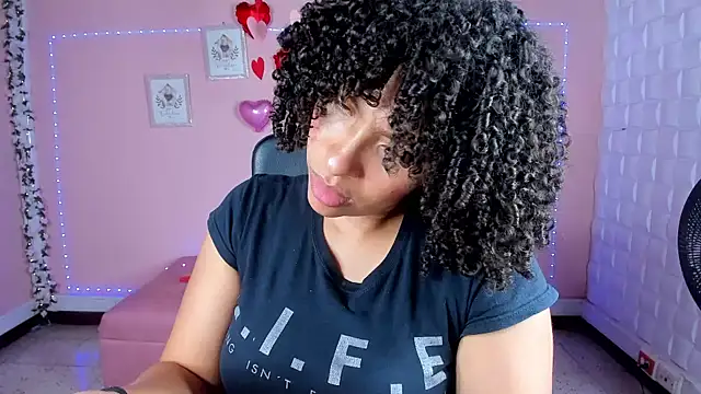 Snapshot of DannaBerry chatting on 02/12/25, 03:27 DannaBerry online show from 02/12/25, 03:27