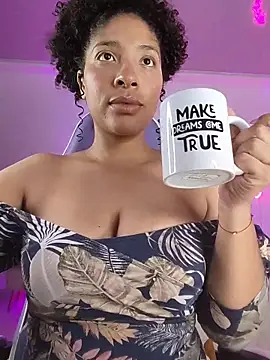 DannaBerry online show from 11/30/25, 01:45