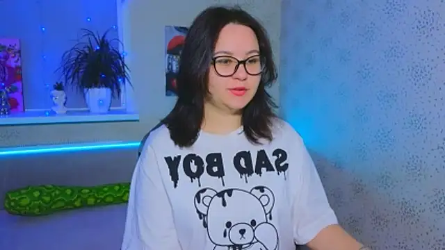 EsterLogan online show from 11/24/25, 06:46