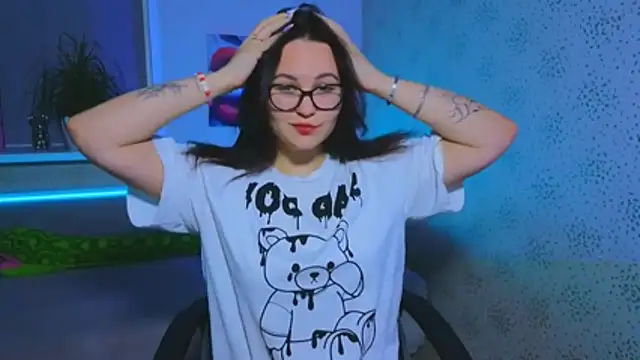 EsterLogan online show from 11/08/25, 12:31