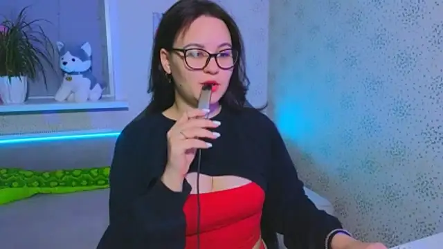 EsterLogan online show from 12/01/25, 10:27