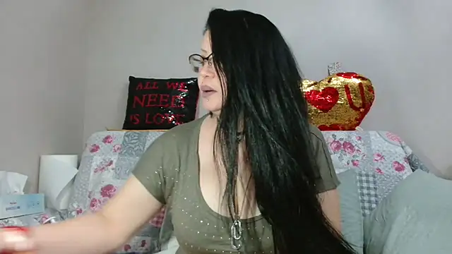 x  KHALEESI  x online show from 11/12/25, 10:13