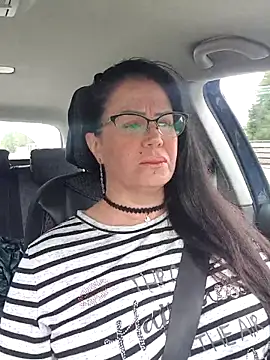 x  KHALEESI  x online show from 10/13/25, 10:06