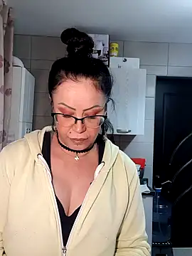 x  KHALEESI  x online show from 10/07/25, 12:39