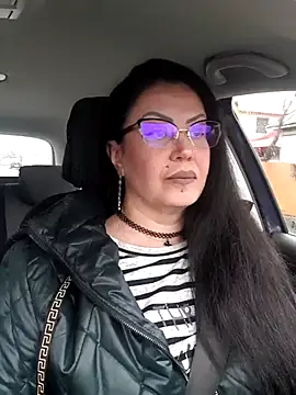 x  KHALEESI  x online show from 11/28/25, 07:30