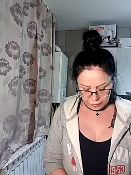 x  KHALEESI  x online show from 11/20/25, 05:46