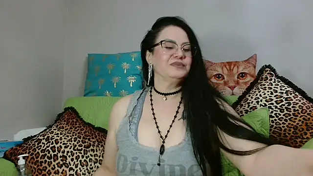 x  KHALEESI  x online show from 03/11/26, 09:42