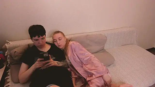 secret dreams   online show from 04/14/26, 01:05