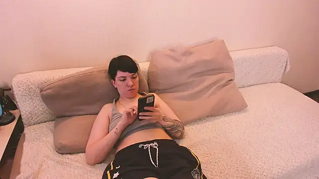 secret dreams   online show from 05/21/26, 08:23
